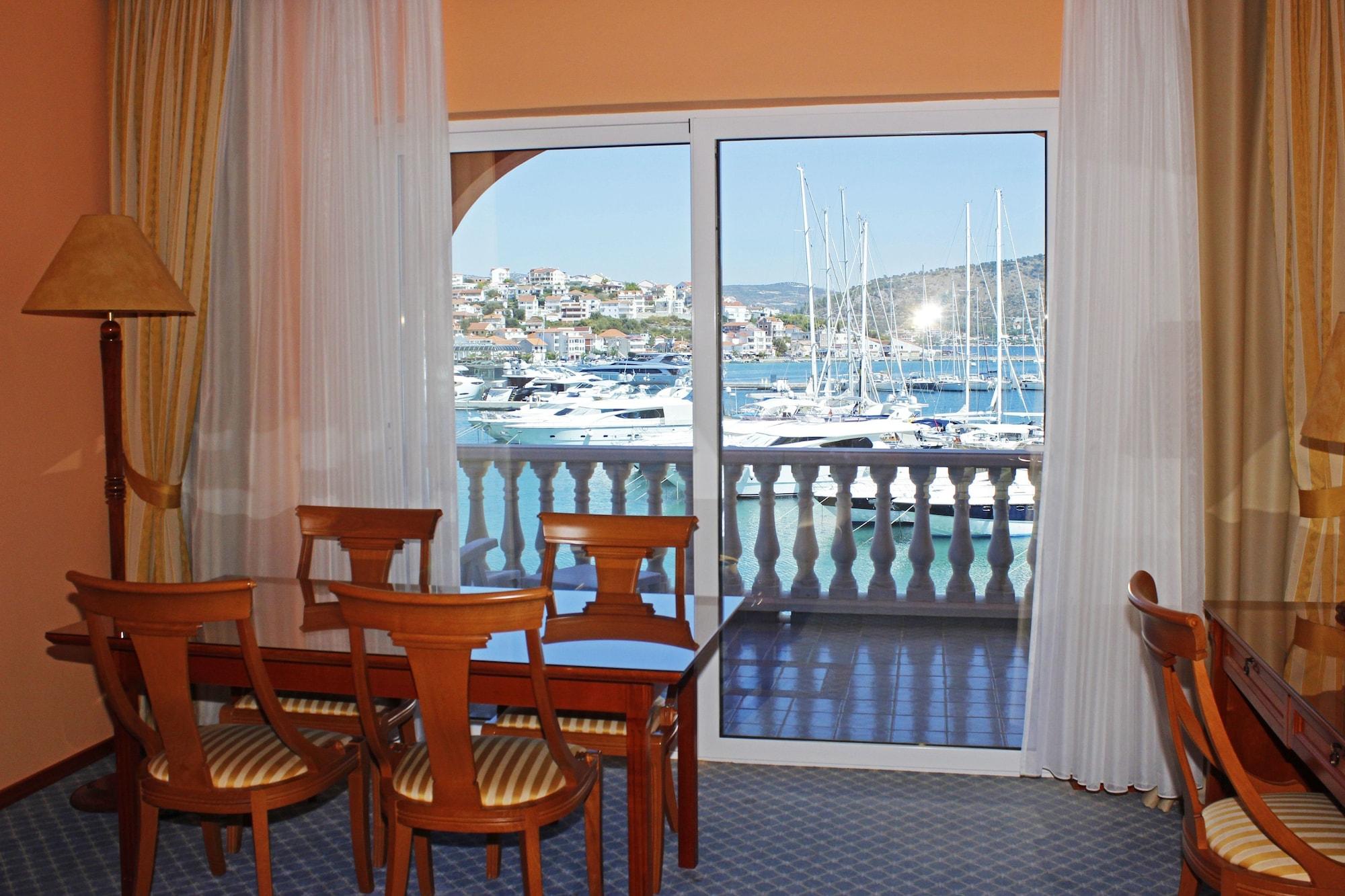 Marina Frapa Resort Rogoznica Exteriér fotografie